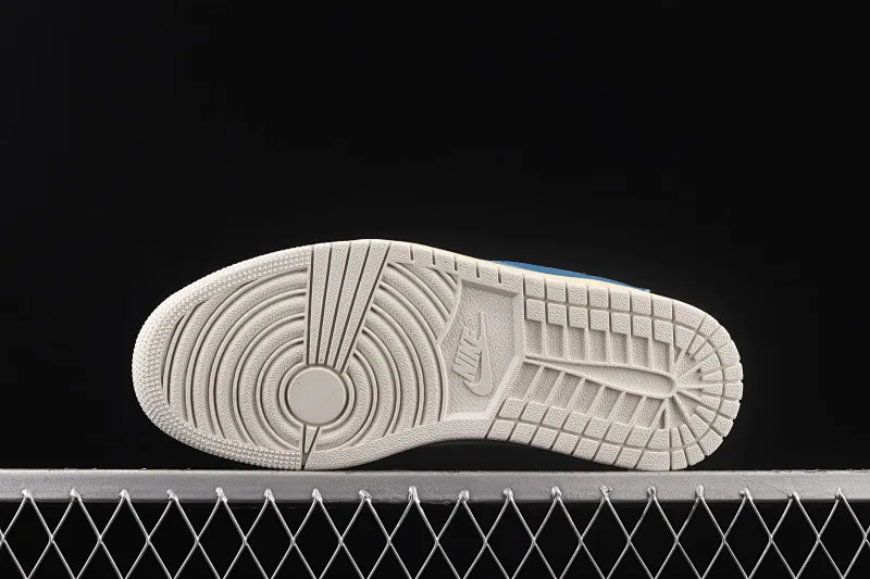 All categories Air Jordan Jordan series basketball shoes Air Jordan 1 Low Travis Scott x Air Jordan 1 Low AJ1 Joe 1 raw rubber white and blue inverted hook low-top cultural sneakers CQ3277-100